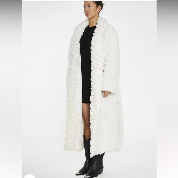 Glamorous Teddy Trench - Picture 1 of 8